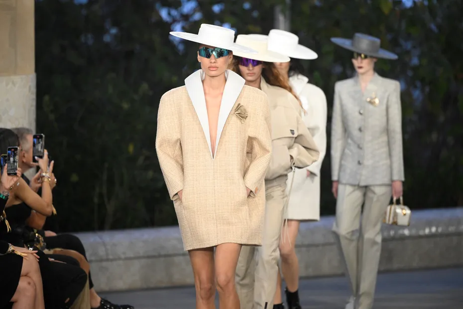 Défilé Louis Vuitton au Palais des Papes le 22 mai!